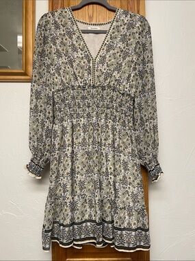 Max Studio Olive and Navy Floral Smocked V-Neck Long Sleeve Dress L30
